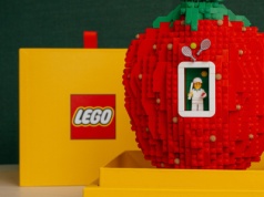 LEGO zbudowało dla Igi Świątek ogromną truskawkę