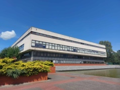 Z Biblioteki Uniwersyteckiej UMK trzeba wywieźć 8 kilometrów książek