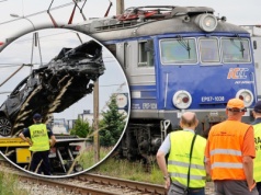 Samochód wjechał pod pociąg. Kierowca ciężko ranny, ruch wstrzymany