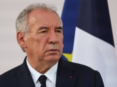 Zaskakujący pomysł władz Francji. Cięcia nawet w kalendarzu świąt
