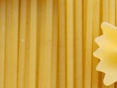 Penne, farfale i bucatini. I makaron z truskawkami