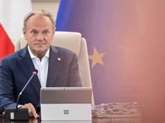 Tusk reaguje na ułaskawienie Bąkiewicza. Premier stwierdził, że to „skandal w moralnym wymiarze”