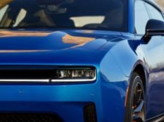 Zamienili V8 na elektryka. Sprzedaż marki spadła o połowę