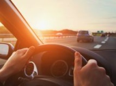 Nawigacja bez uchwytu? 500 zł kary. Policja ostrzega