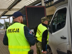 Polskie kontrole w Świecku po nowemu: ruch odbywa się po dwóch pasach
