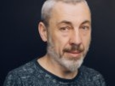Chcą dwóch lekcji religii i to obowiązkowych. Szymon Hołownia właśnie zaakceptował ich projekt