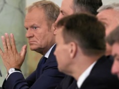 Coraz więcej Polaków krytycznie ocenia rząd Tuska. CBOS publikuje sondaż