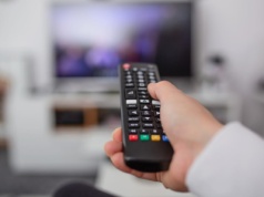 Tak odblokujesz płatne kanały bez kupowania dekodera. Wystarczy, że telewizor ma to złącze