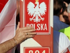 Obrońcy kościołów i obrońcy granic? To ten sam performans męskości [WYWIAD]