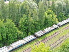 Tramwajowy „plac w kawałkach” przyjechał z Krakowa do Warszawy