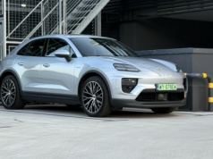 To Porsche ma wnętrze w stylu lat 90. Potrzebujemy więcej takich kolorów