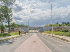 Nowy Sącz zyskał nowy wiadukt kolejowy. Ulica Krakowska otwarta – koniec z korkami i ryzykiem na przejeździe!