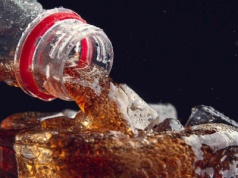 Coca-cola po nowemu. Trump zmienia skład słynnego napoju