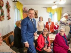 Emerytury Nawrockiego. Prezydent elekt proponuje nową waloryzację. Kto by zyskał?