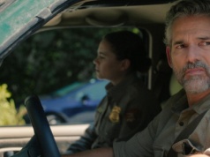Ma tylko 6 odcinków, porywającą akcję i podbija Netflixa. Nie przegap nowego thrillera kryminalnego