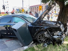 Kierowca zignorował czerwone światło. Ranni w centrum Szczecina