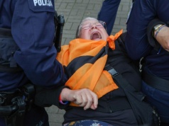 Awantura na manifestacji w Warszawie. Wynieśli 