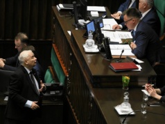 Tajne instrukcje PiS dot. spotkań Kaczyńskiego z Hołownią. Pojawił się też temat zaprzysiężenia