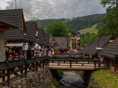 Jajecznica niemal w cenie kaczki, a rezerwacja jeszcze droższa. Turyści w Zakopanem wprost nie dowierzają