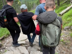 Policjant z Elbląga pomógł uratować turystę w Tatrach [ Wiadomości ]