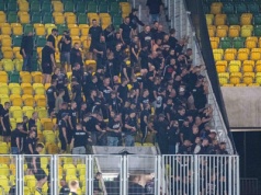 Zamieszki na stadionie! Mecz Ekstraklasy przerwany [WIDEO]