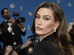 Hailey Bieber w modnej stylizacji na lato. Zaskoczyła soczystą żółcią