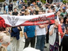 Policja podsumowała antyemigranckie manifestacje. Podano liczbę zatrzymanych