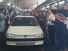 Tak wyglądał pierwszy Peugeot 405, który zjechał z taśm fabryki Somaca