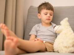 Ból nogi, który nie mija? To może być podstępny nowotwór. Onkolog: Może być mylony z krwiakiem lub obrzękiem