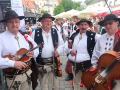 Z pola na scenę. Ludowi artyści pokazali wielką klasę w Kazimierzu