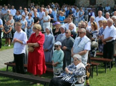 „Połączył rodzinę, która się rozpadała” – parafianie z Lipnicy i pielgrzymi dziękowali za świętego Szymona