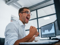 Te 3 spółki rosną mimo kryzysu! Analitycy widzą nawet +30% na horyzoncie!