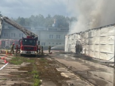 Pożar w zakładach chemicznych w Sochaczewie. Gęsty dym nad miastem