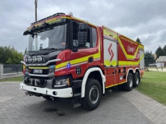 Ciężka gaśnicza Scania trafiła do OSP Paprotnia