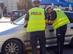 Policja sprawdza trzy rzeczy w aucie. Przez jedną stracisz dowód rejestracyjny