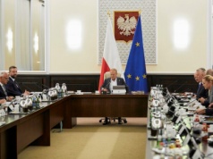 Rząd po cichu zmienia plany. To zaboli 2,5 mln Polaków. 