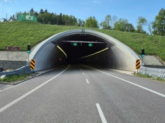 Rekord na zakopiance! Ponad 48 tysięcy samochodów w jeden dzień przejechało przez tunel na S7