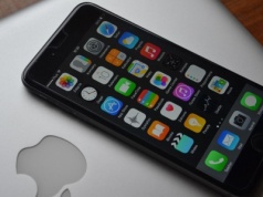 Apple chce stworzyć idealny składany smartfon. Problemem są jednak zagięcia ekranu, które „mają być mniejsze niż u Samsunga”
