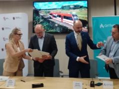 Reaktywacja połączeń kolejowych w regionie! Samorząd województwa podpisał umowę z Arrivą