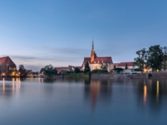 Jolanta PAWNIK: Wrocław – tysiąc lat z Odrą u boku