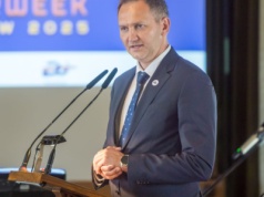 Polska ma własną sztuczną inteligencję. PLLuM wesprze też samorządy