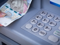Korzystasz z wpłatomatów? Uważaj na te limity. Bank ma obowiązek zgłosić taką transakcję