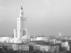 Od 70 lat budzi emocje. By zrobić mu miejsce, wyburzono 170 kamienic