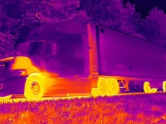 Dron z kamerą termowizyjną do kontroli ciężarówek – badanie hamulców oraz opon