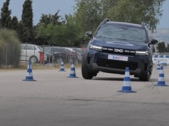 Nowa Dacia Bigster w teście łosia. Zwinny w slalomie, ale przy wyższych prędkościach nie zachwycił