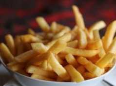 Jak działa air fryer? Jakie dania można przygotować z tym urządzeniem?
