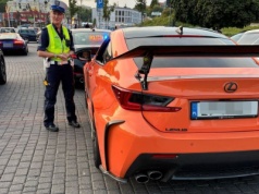 „Stop – drift” w Lublinie. Policja znów uderzyła w brawurowych kierowców. Dziesiątki zatrzymanych dowodów rejestracyjnych [ZDJĘCIA]