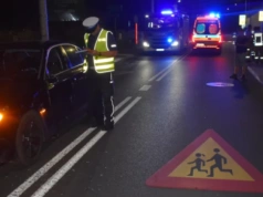 15-latka przebiegała przez jezdnię ze znajomymi. Wjechał w nią rozpędzony samochód [WIDEO]