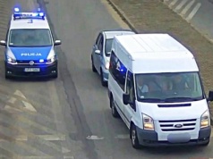 Ukrainiec przewoził 15 imigrantów