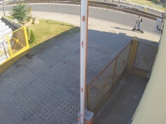Potrącenie seniora w Bydgoszczy. Rozpoznajesz mężczyznę na hulajnodze? [wideo, zdjęcia]